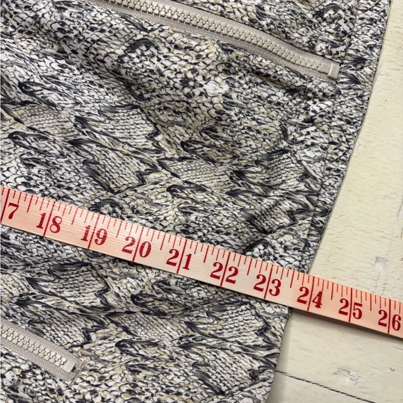 Varley Womens Print Terrace Running Jacket Size Small New Reflective Windbreaker - Picture 6 of 8